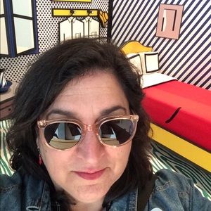 Meet your Posher, Miriam